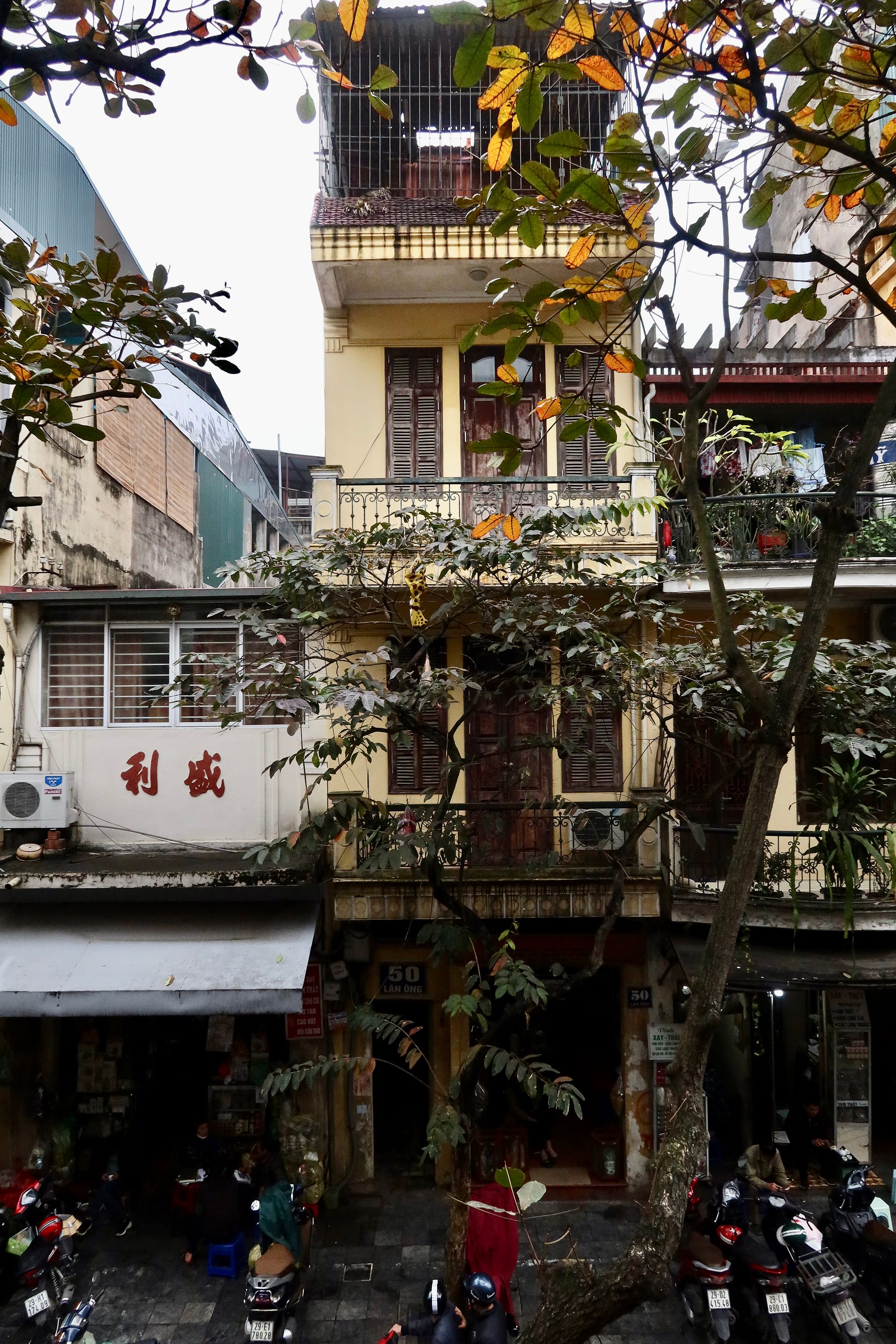 It’s been over 10 years since we’ve returned to Hanoi. We’ve been so excited to see the beautiful architecture again and taste how the food and coffee scene has evolved